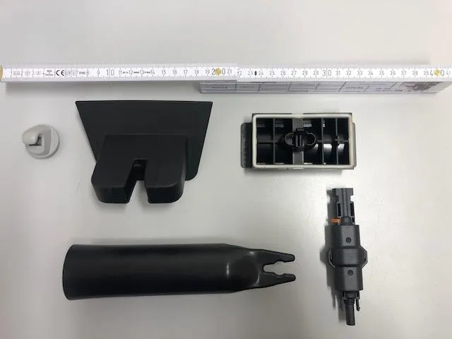 Diverse Kunstsoffteile Automobilindustrie.jpg